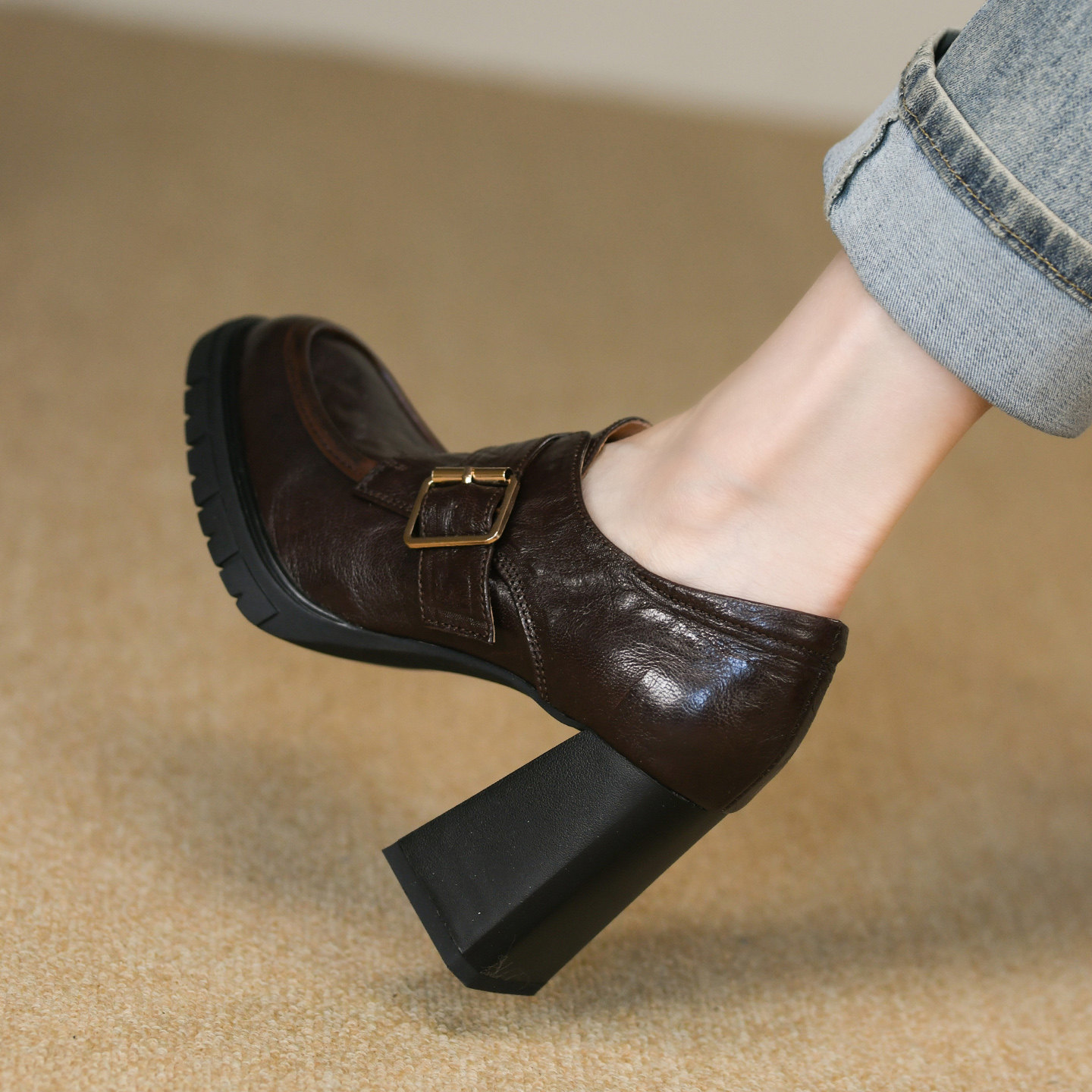 2025年秋季新款复古羊皮超高跟粗跟圆头一字式扣带深口单鞋女,女鞋,深口单鞋,淘宝优惠券,粉丝福利购,淘宝优惠卷