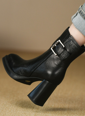黑色方头高跟短靴女秋冬新款真羊皮裸靴皮带扣侧拉链粗跟马丁靴女
