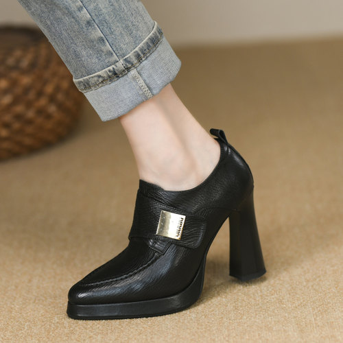 秋季新款超高跟粗跟头层牛皮圆头复古金属装饰魔术贴深口单鞋女