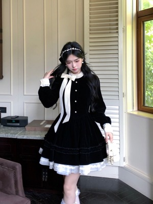 大码女装胖mm重工钉珠复古赫本风丝绒珍珠高级感小香风连衣裙秋冬