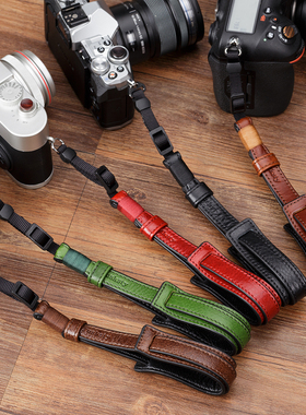 微单相机牛皮腕带适用索尼A7M3A7R3 XH1 X100F复古旁轴单反手挂绳