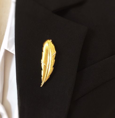 羽毛胸针 高级气质款毛衣西装礼服胸花 黄18K金纯手工拉丝工艺