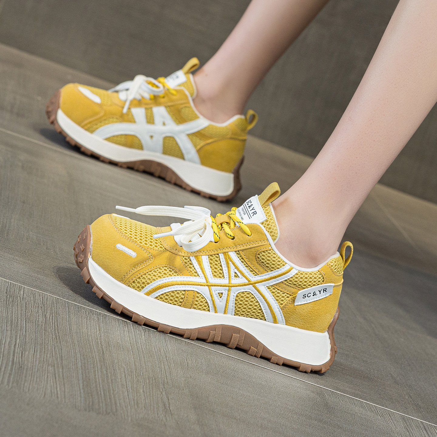黄色平底休闲鞋女春季新款低跟跑步阿甘鞋轻便真皮运动老爹德训鞋,女鞋,老爹鞋,淘宝优惠券,粉丝福利购,淘宝优惠卷