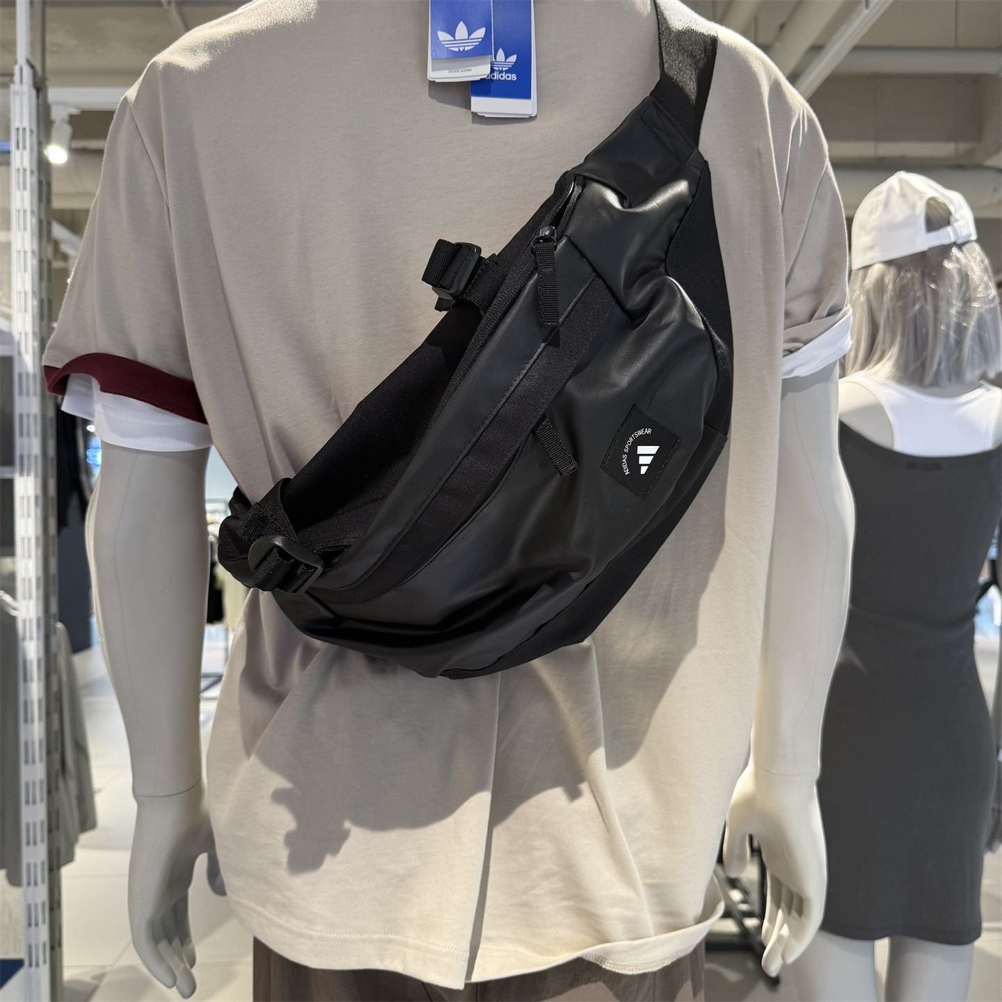 阿迪达斯男女单肩斜挎包