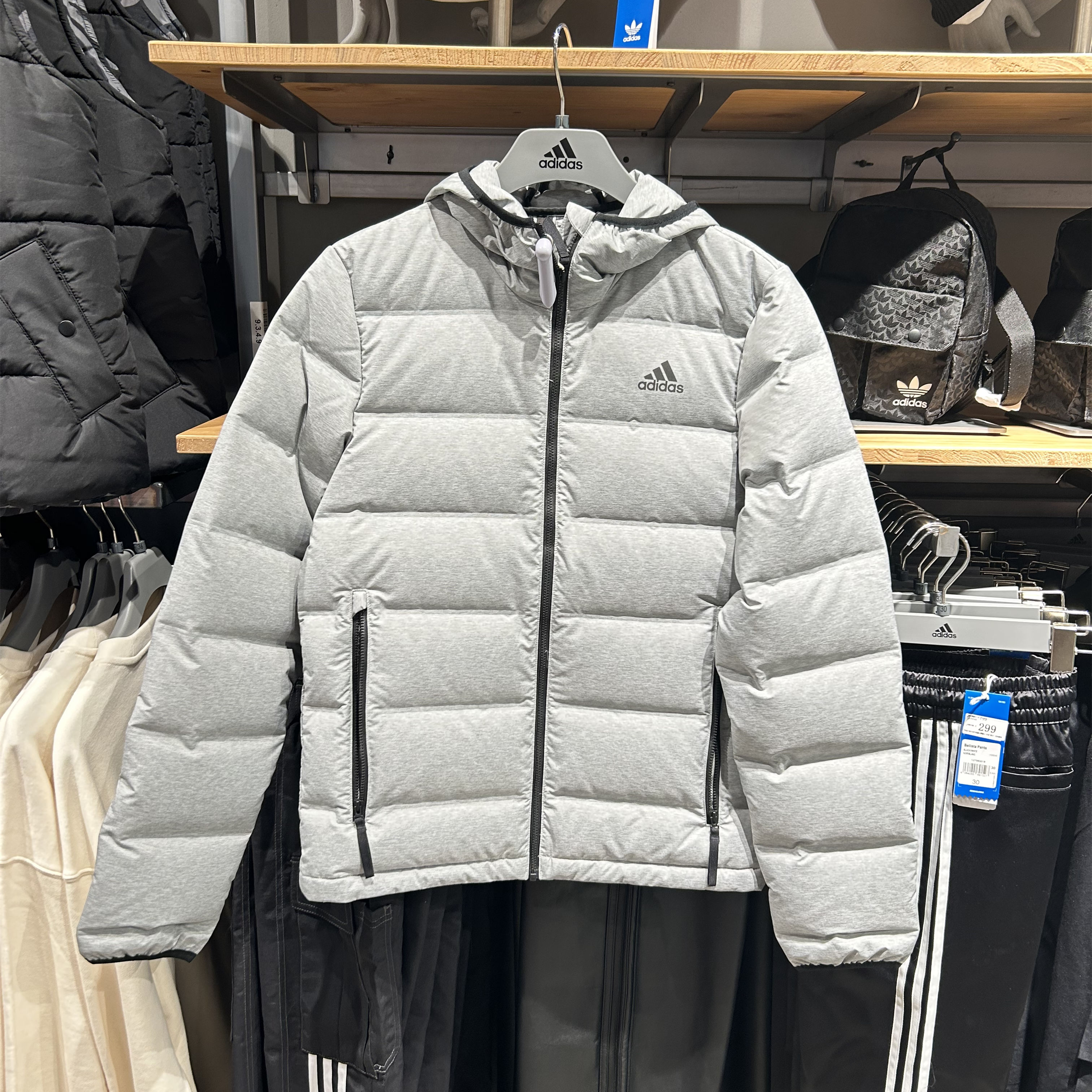 Adidas/阿迪达斯连帽运动羽绒服