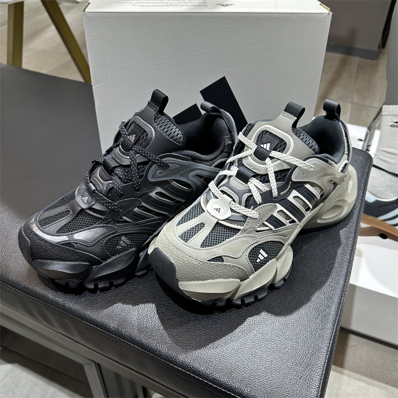 阿迪达斯男女同款休闲运动鞋