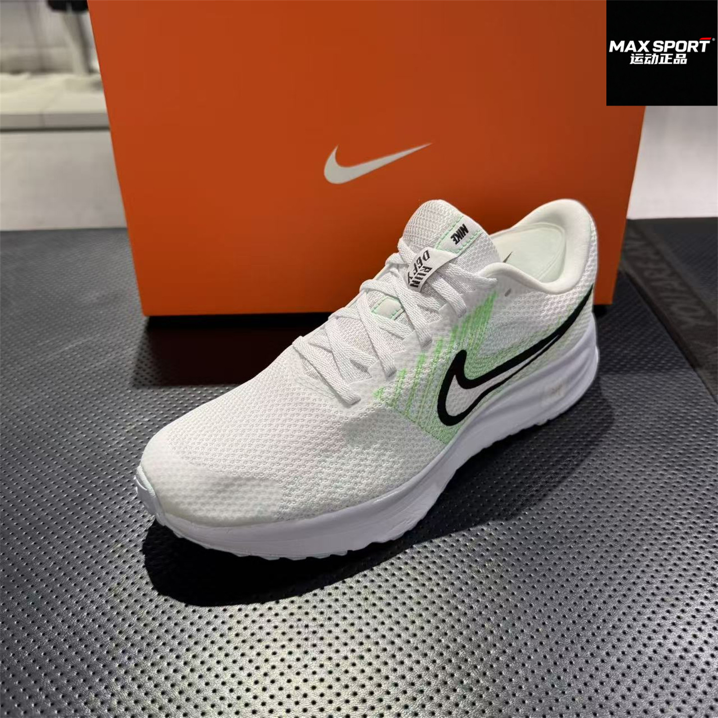 Nike耐克男子跑步鞋RUN DEFY春夏网面透气运动休闲鞋 HM9594-112