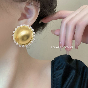 复古港风夸张圆形皮质耳环耳钉女小众轻奢高级感气质时髦大耳饰潮