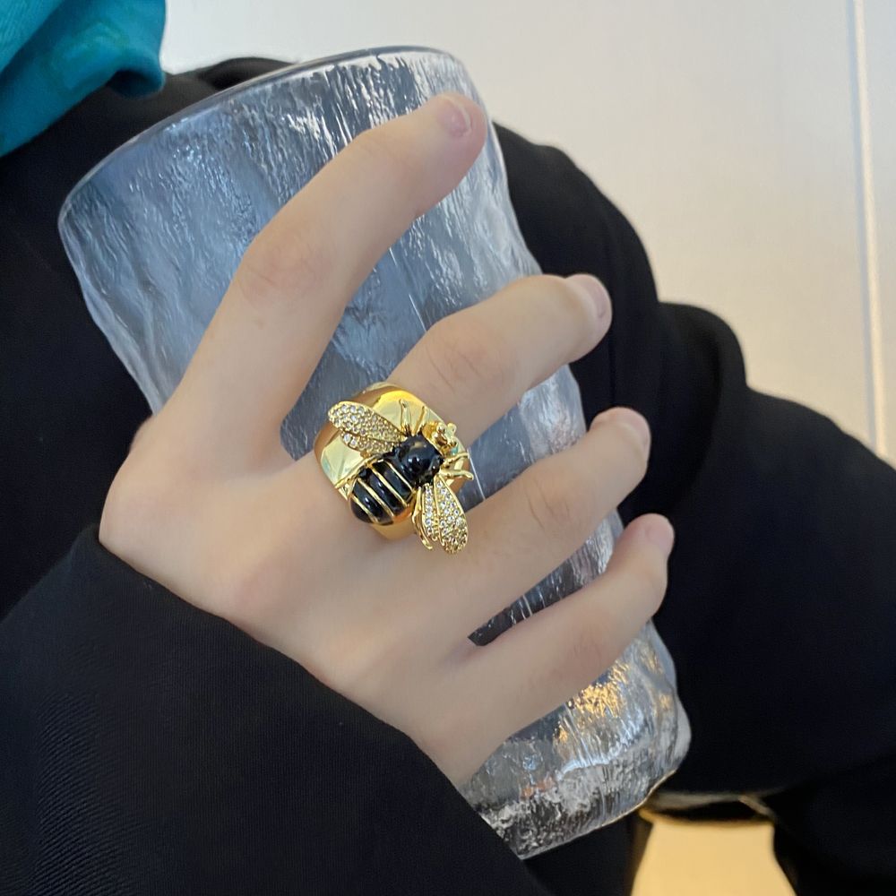 女金属复古镶钻小蜜蜂戒指指环