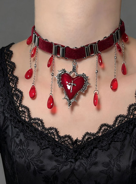 暗黑哥特风植绒红爱心十字架项链