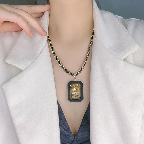 水晶B字母编织皮绳金属长女项链