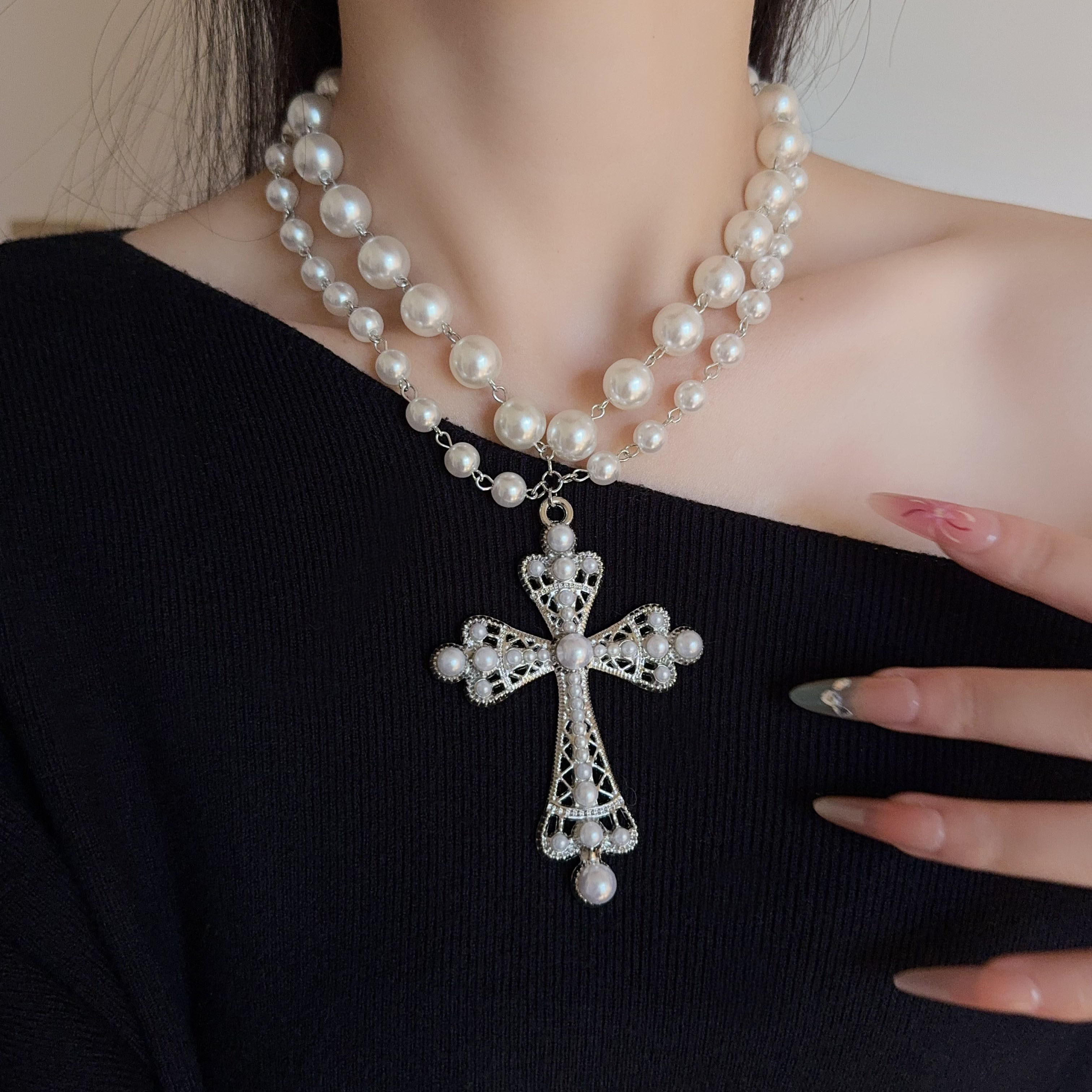 双层珍珠十字架吊坠项链女复古朋克辣妹叠戴锁骨链小众独特毛衣链