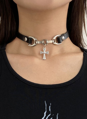 皮质镶钻十字架项圈百搭短款颈链
