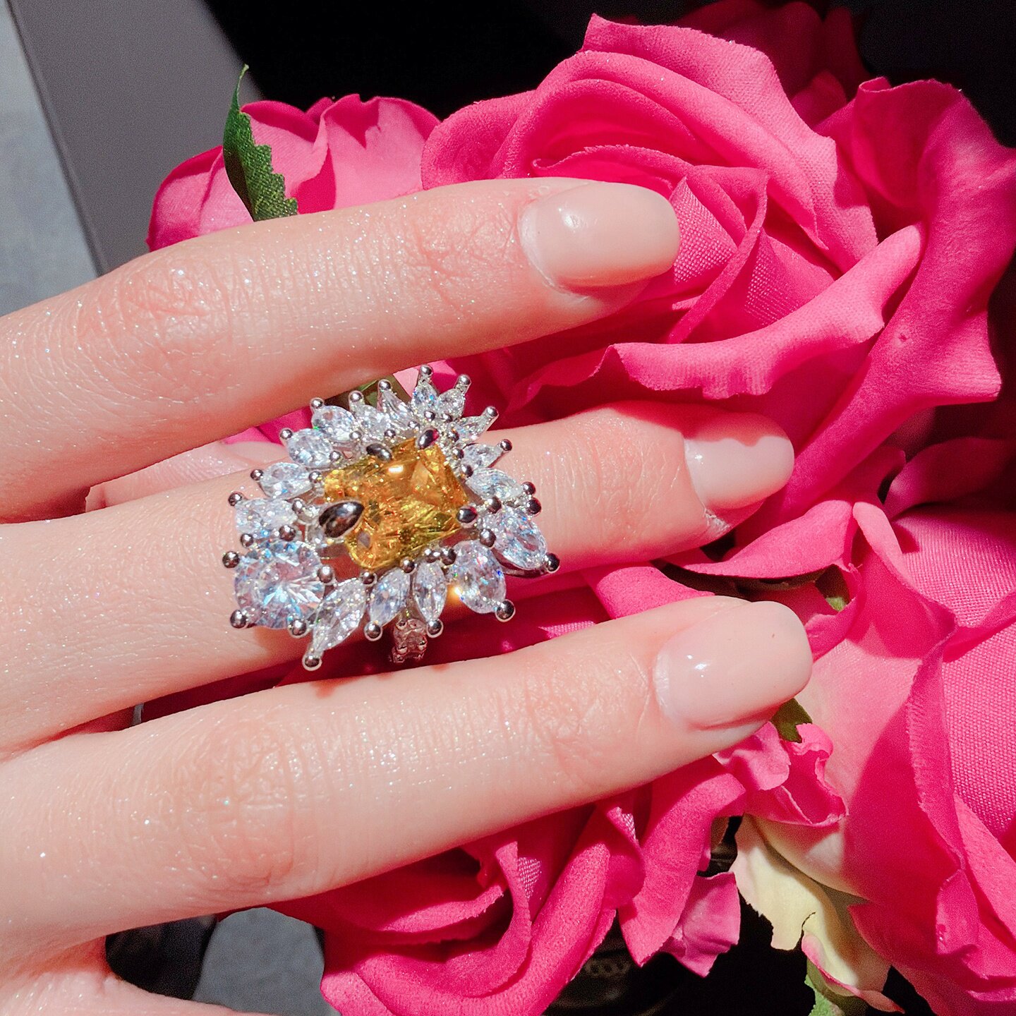 鹅黄几何花朵开口戒戒指花卉高级质感镶嵌轻奢潮流2025精选气质