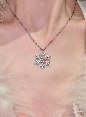 吊坠项链女款2026新款女高级感轻奢小众配饰雪花圣诞颈链饰品