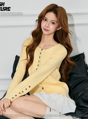 SLASH 韩系温柔风奶黄色圆领针织开衫女士单排扣显瘦长袖外搭上衣