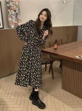 女装法式森系风碎花裙纯欲风ins潮2024春秋季宽松显瘦长款连衣裙
