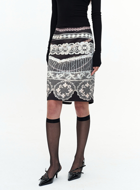 SHIJIRRR 24FWVOL.1新品黑色蕾丝印花绸面珠光感半身开衩中裙