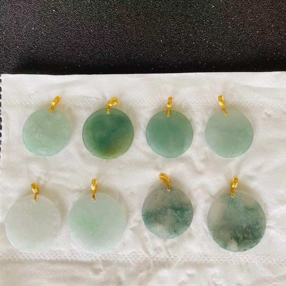 缅甸天然翡翠A货无事牌小圆牌冰种意境18K金镶挂件女款玉坠锁骨链