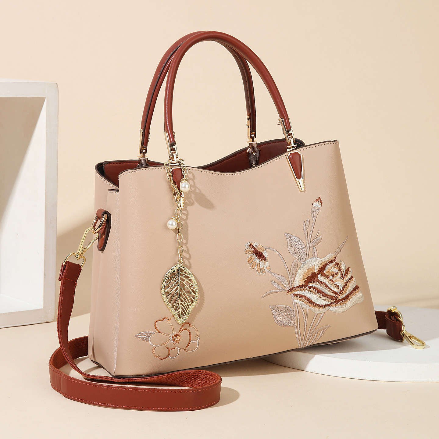 高级感大包包女士2026新款中式国风刺绣大容量女包轻奢斜挎手提包