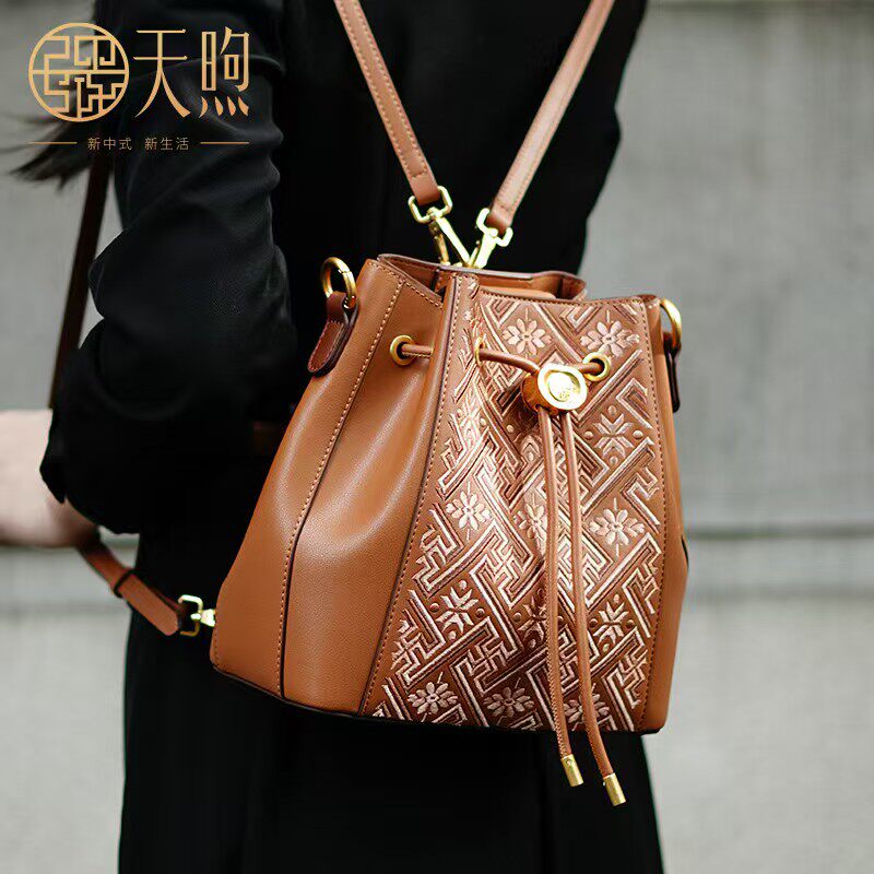 大牌天煦国风刺绣牛皮双肩包新中式斜挎女包休闲时尚百搭女士背包