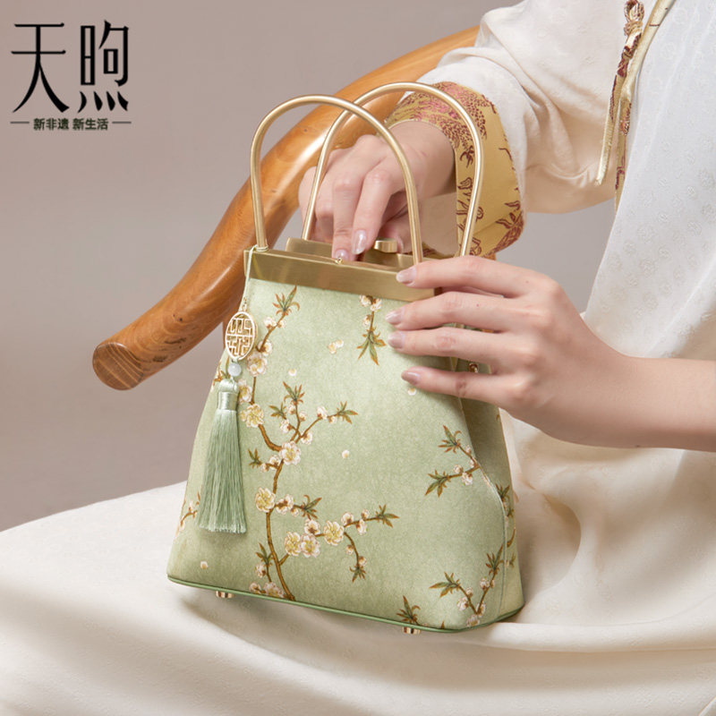 Pmsix女包中国风口金包旗袍包女
