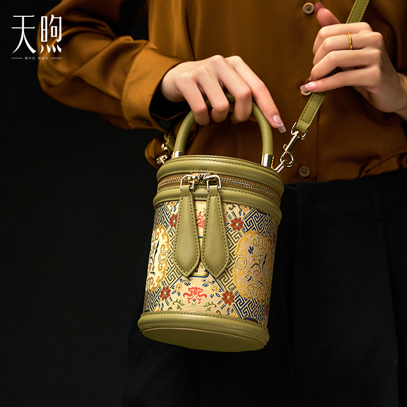 Pmsix女包中国风水桶包旗袍包女