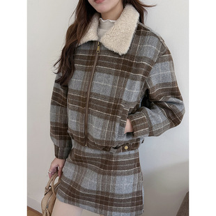 英伦风羊羔毛翻领格子毛呢短款外套女小个子冬季a字短裙两件套装