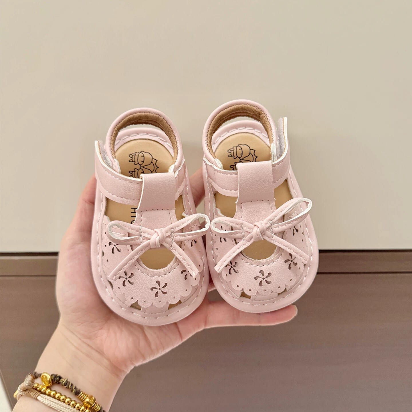 英国NTYUK婴幼儿凉鞋夏季1-2岁女宝宝幼童包头软底学步防滑叫叫鞋