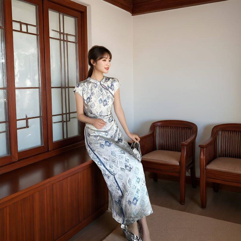 三吉同款「92折6/3日」【颜如玉】立体人丝宝相花提花撞边旗袍裙
