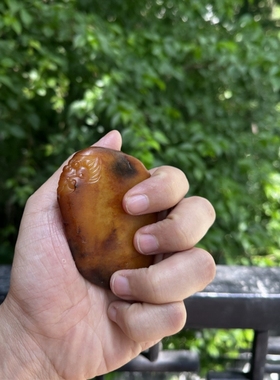 和田玉籽料黄沁钟馗