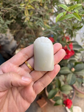 和田玉籽料平安无事牌满皮吊坠