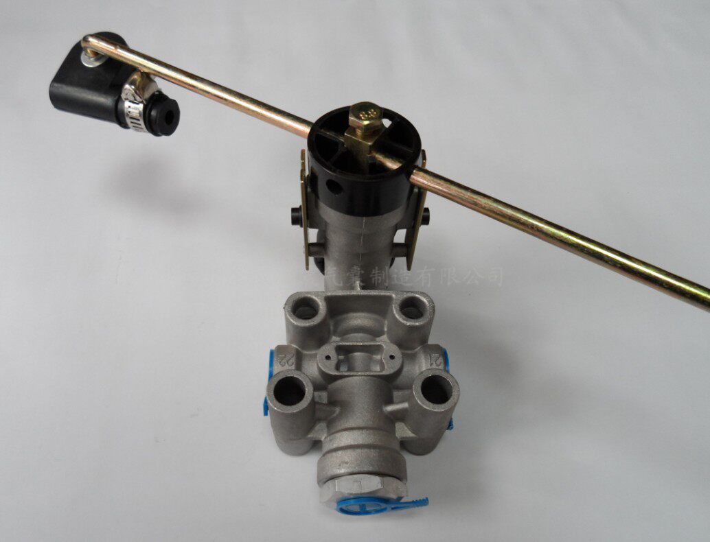 客车空气悬挂高度阀control valve 4640024410 4640060010