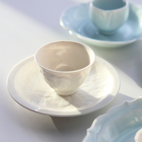 日本进口kaizan美浓烧青白瓷主人杯手工雕刻青花牡丹纹茶杯茶盘