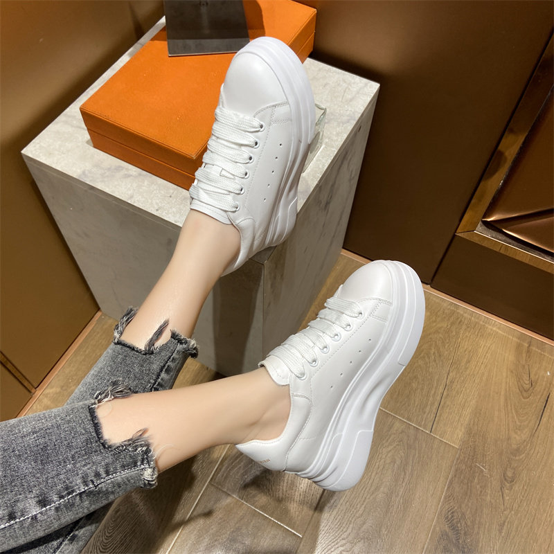 真皮内增高女鞋10厘米2024新款小个子厚底小白鞋女松糕休闲鞋12CM