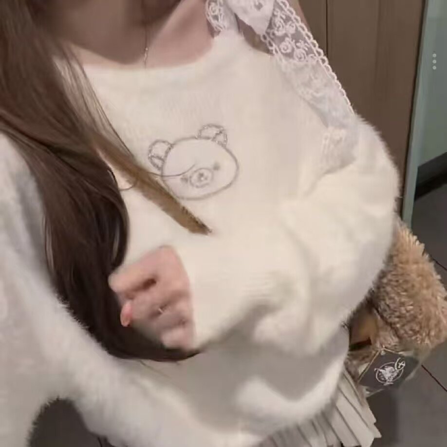 软糯水貂绒小熊可爱毛衣女秋冬蕾丝绑带斜肩设计感露肩慵懒套头