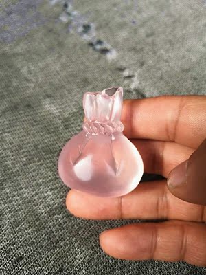 天然粉水晶钱袋子吊坠