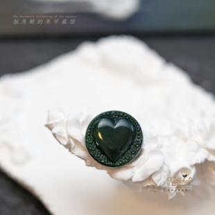 #墨绿心章# 西德古董琉璃纽扣 18mm墨绿小碎花爱心 仅2颗