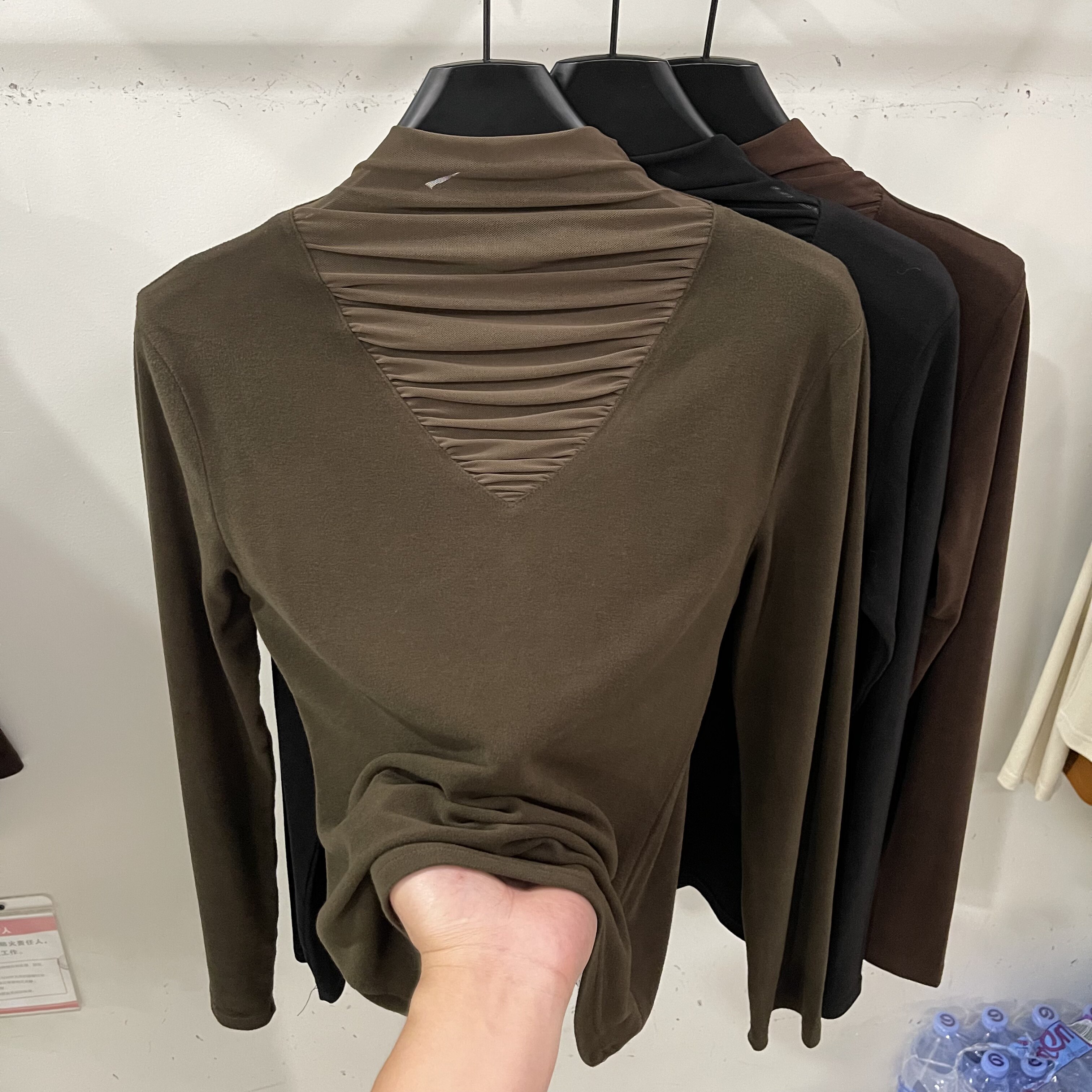 半高领褶皱网纱拼接磨毛长袖T女