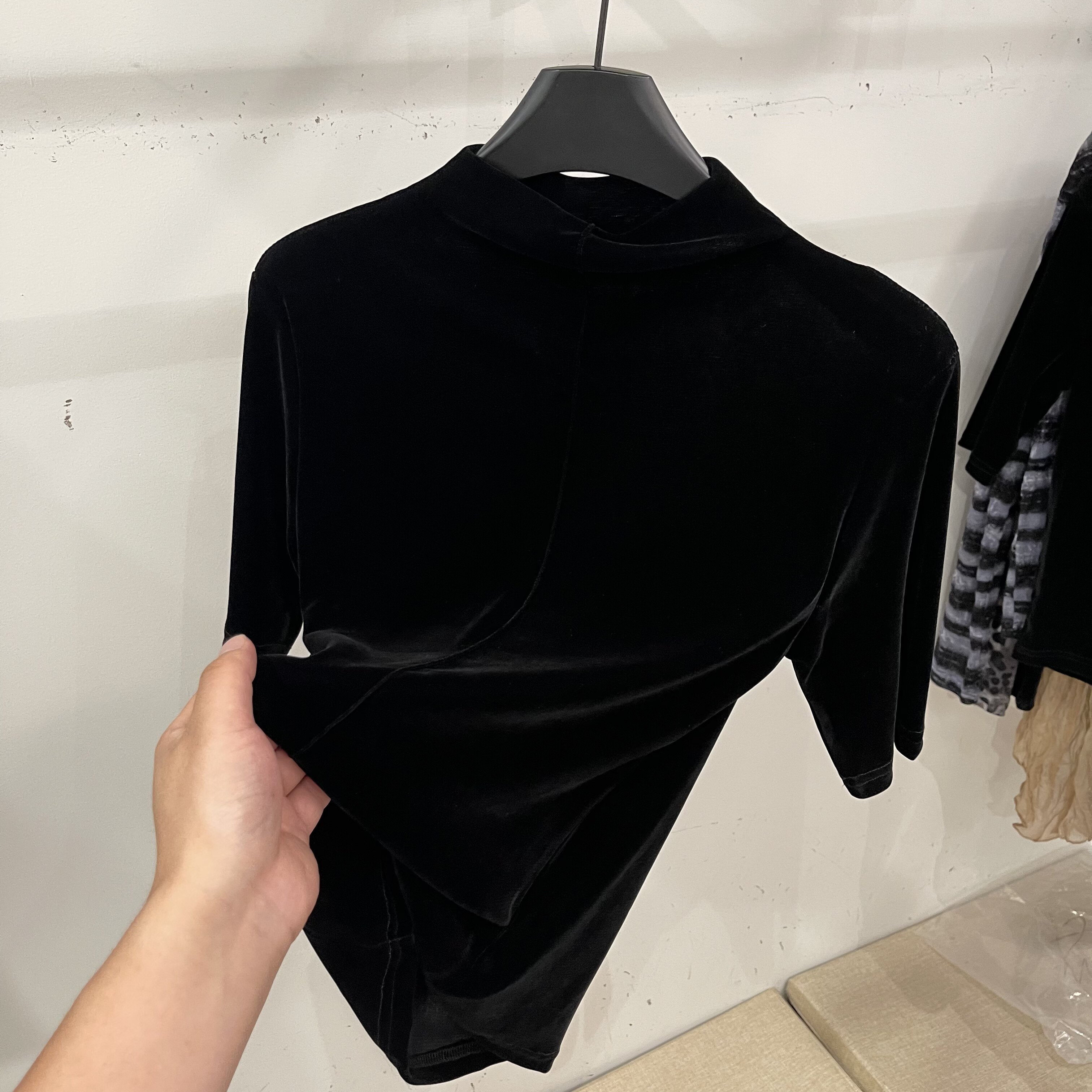 优雅风半高领丝绒拼接中袖T恤女