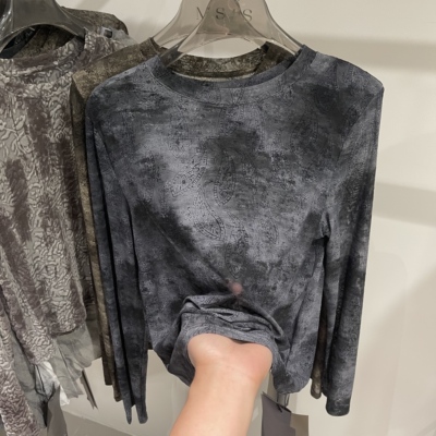 复古晕染印花植绒玩网纱长袖T女