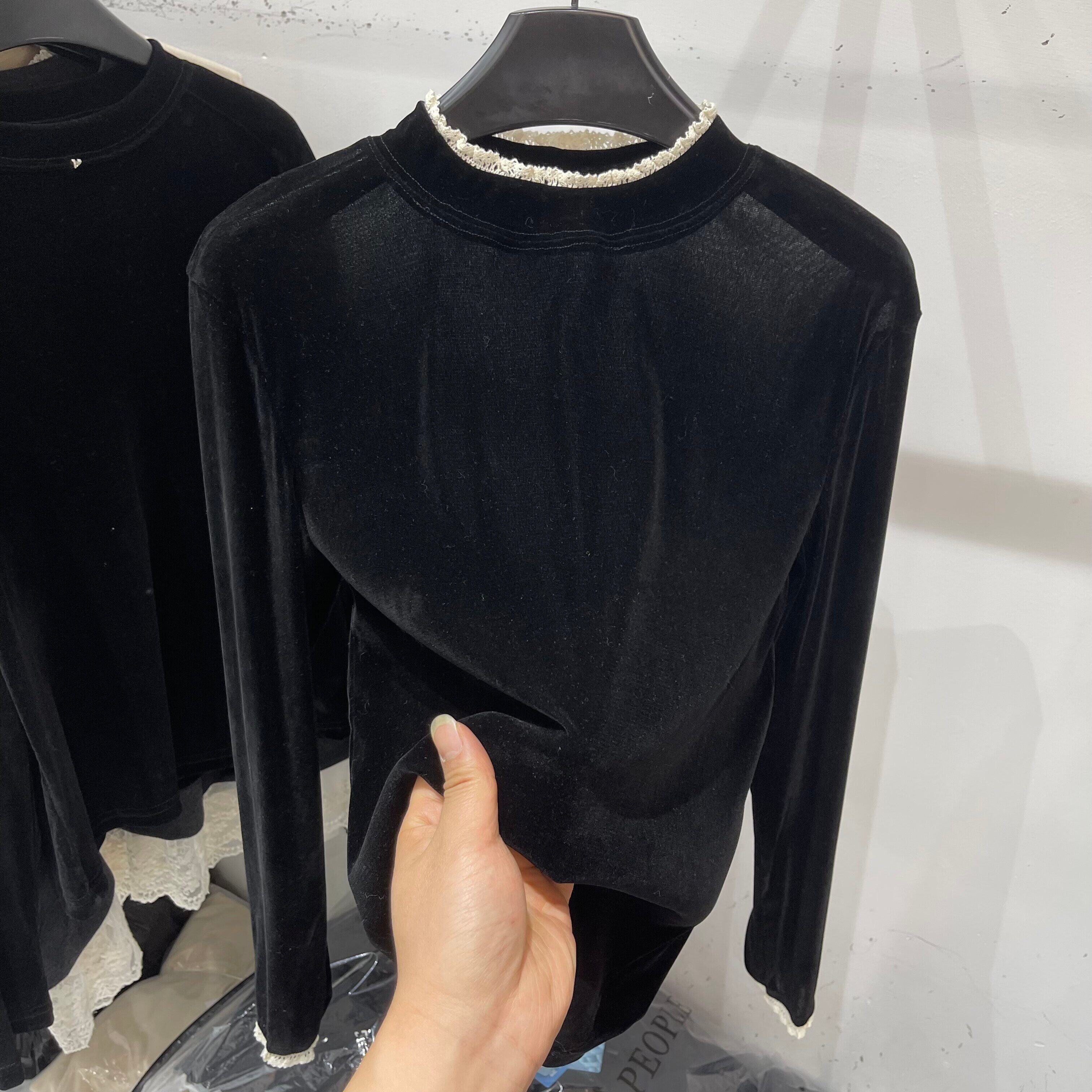 蕾丝撞色立领丝绒拼接长袖T恤女2026早春新款洋气显瘦轻薄打底衫