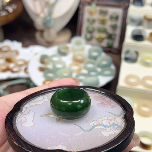 菠菜绿墩墩17.6