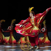 维吾尔族石榴红了石榴花开舞蹈服装 成人新疆舞群舞 演出服民族服装