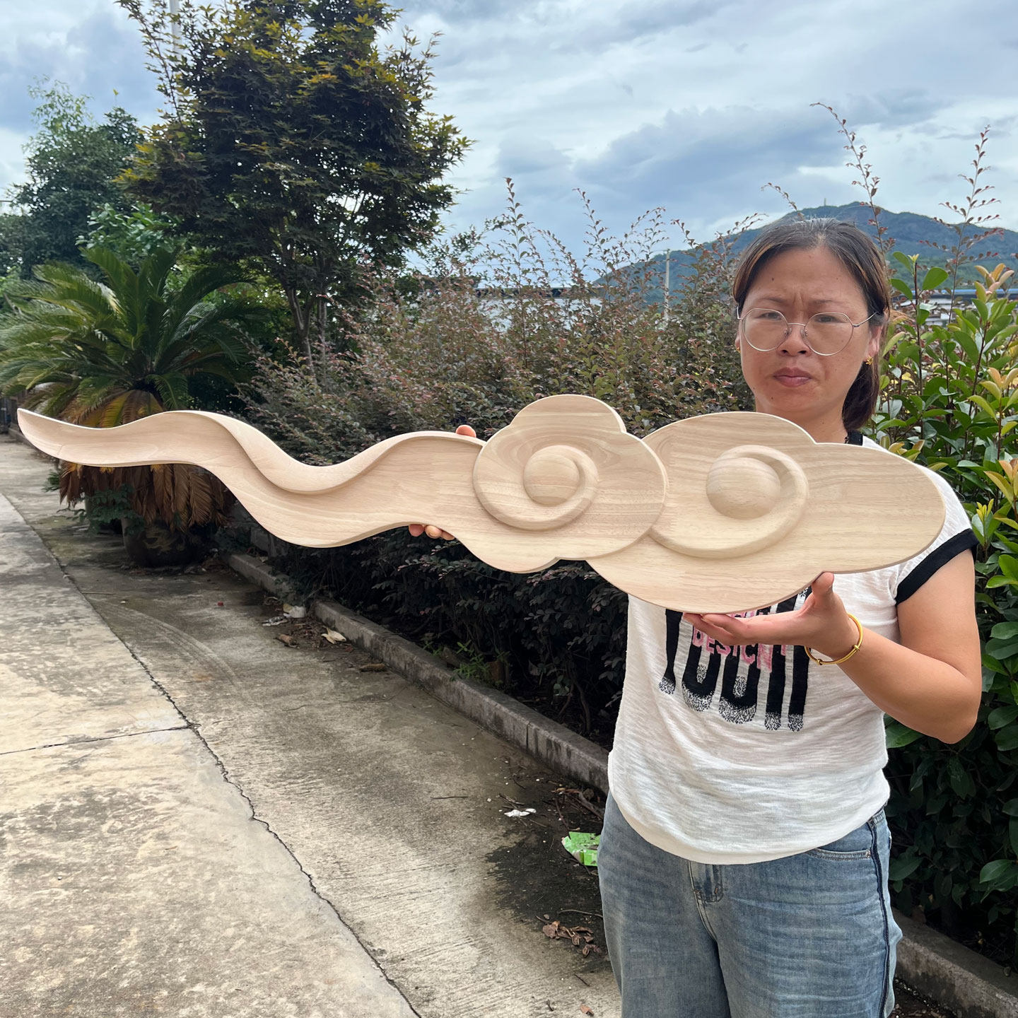 祥云纹木雕花板中式装修实木浮雕顶棚家居墙壁挂件镂空门头装饰品