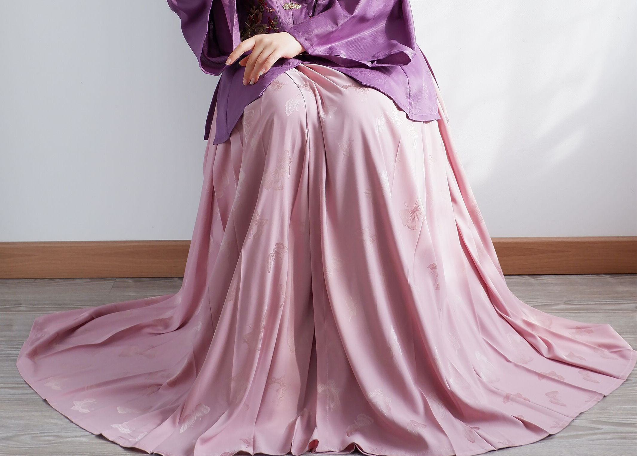 百蝶闹春春夏汉服新品优惠