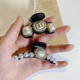 小众设计巴洛克珍珠赫本抓夹黑色刘海夹鲨鱼夹小发夹高级感发量少