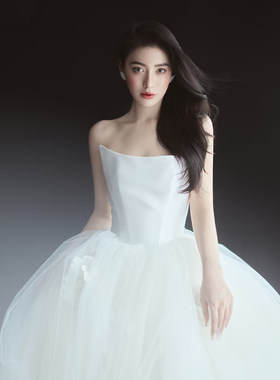 抹胸显瘦缎面婚纱极简风齐地超仙