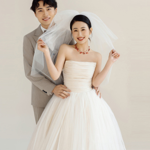 法式轻婚纱抹胸显瘦一字肩公主蓬蓬裙新娘结婚出门纱齐地迎宾纱仙