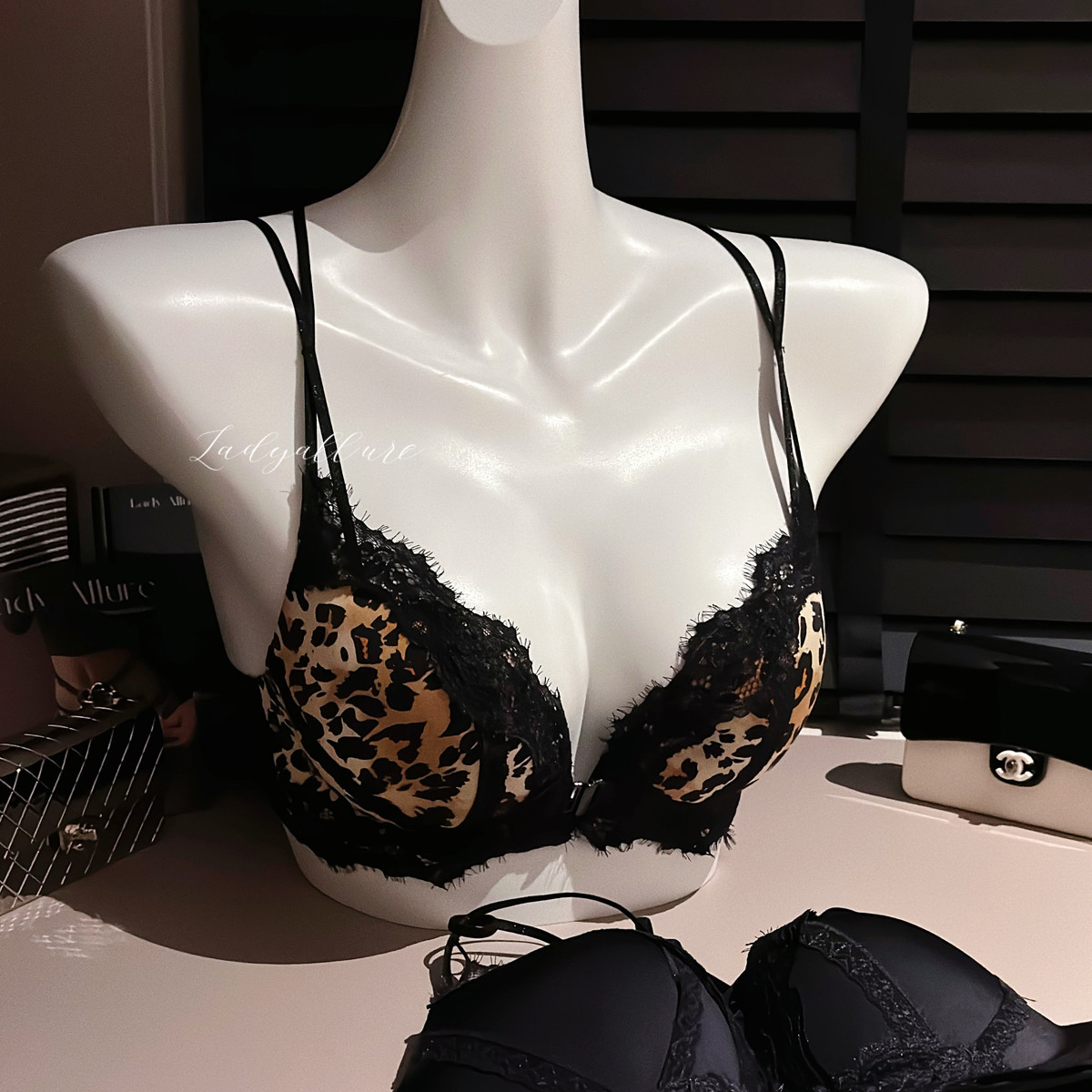 「LA」奶香美人*高级感前扣蕾丝内衣女小胸聚拢显大性感美背文胸